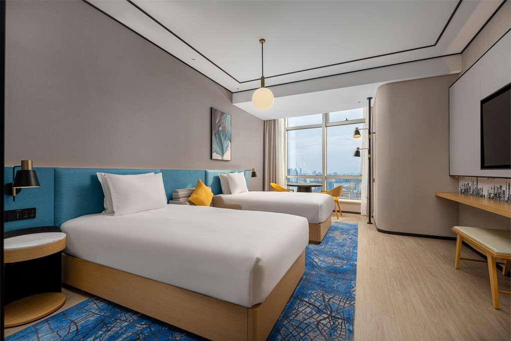 Hilton Garden Lujiazui Hotel 4*